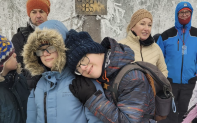 „Zdobywamy góry w kolorowych skarpetkach” – więcej niż wyprawa!